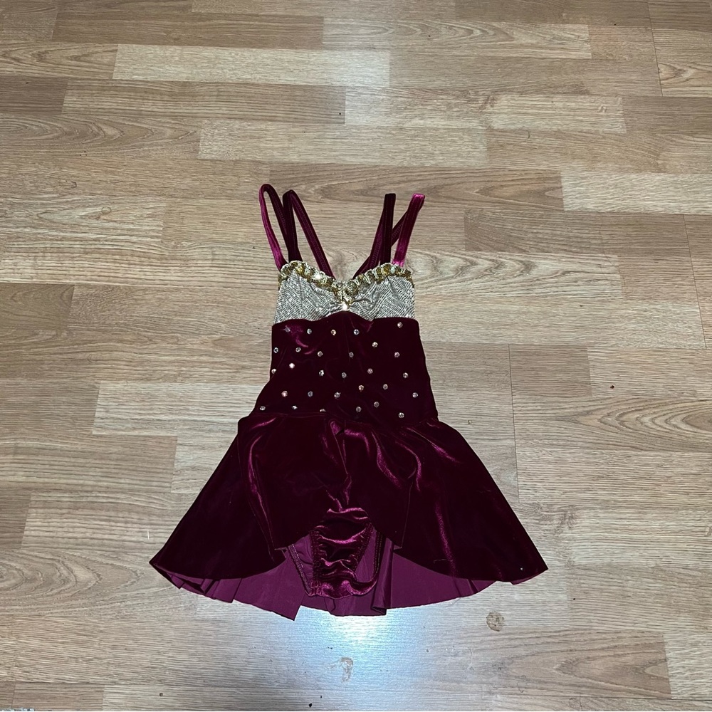 Figure skating, dance costume, baton twirling costume